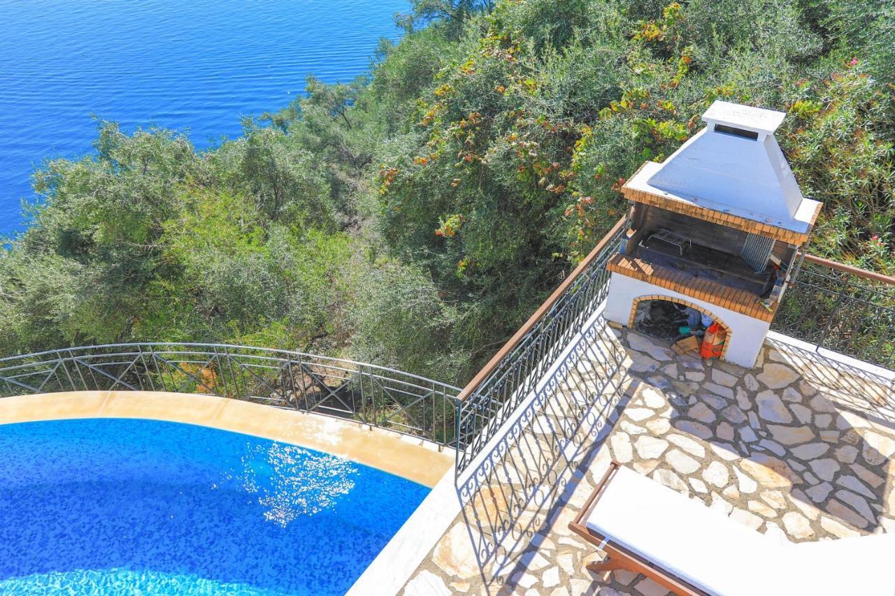 House On The Rocks Villa Katávolos Exterior photo