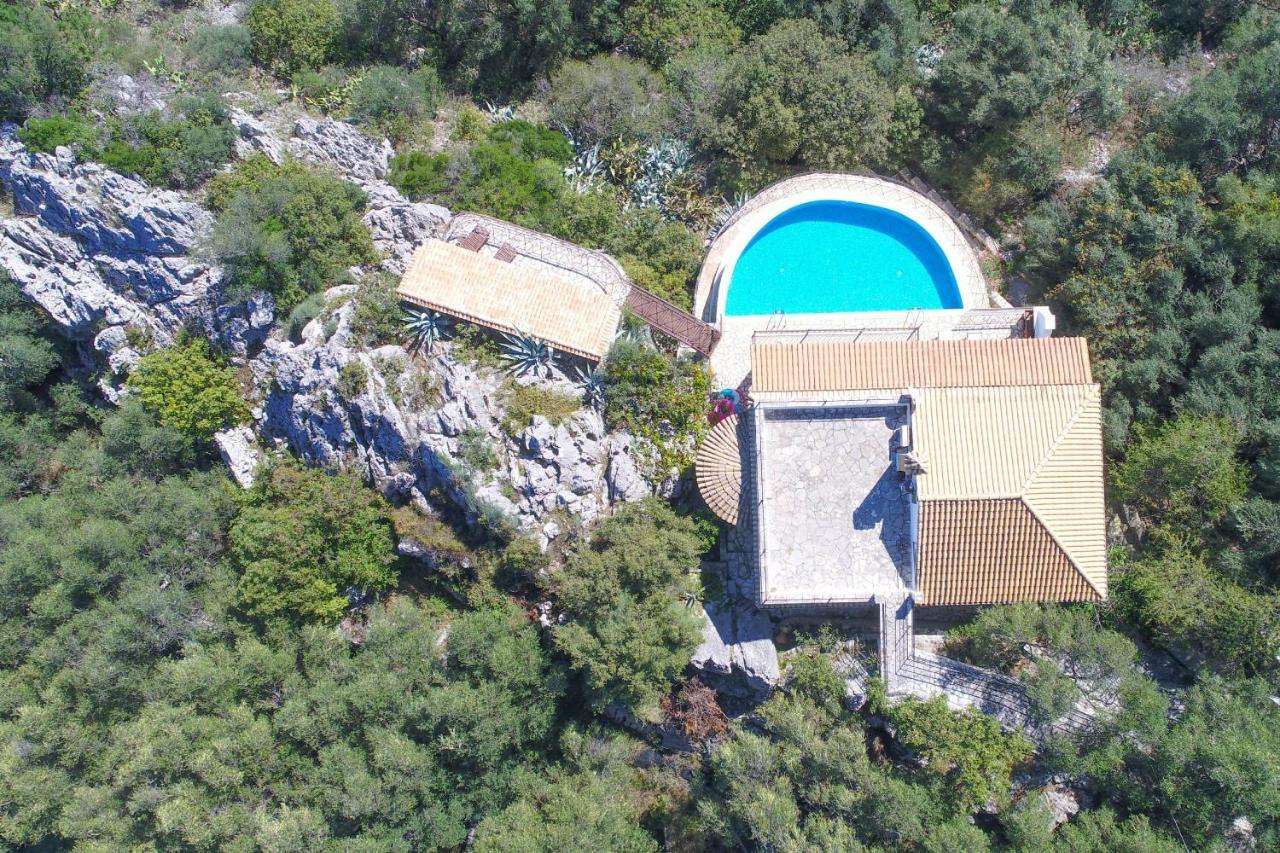 House On The Rocks Villa Katávolos Exterior photo
