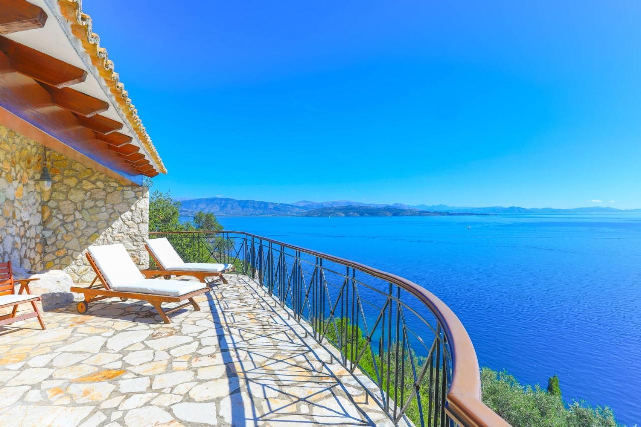 House On The Rocks Villa Katávolos Exterior photo